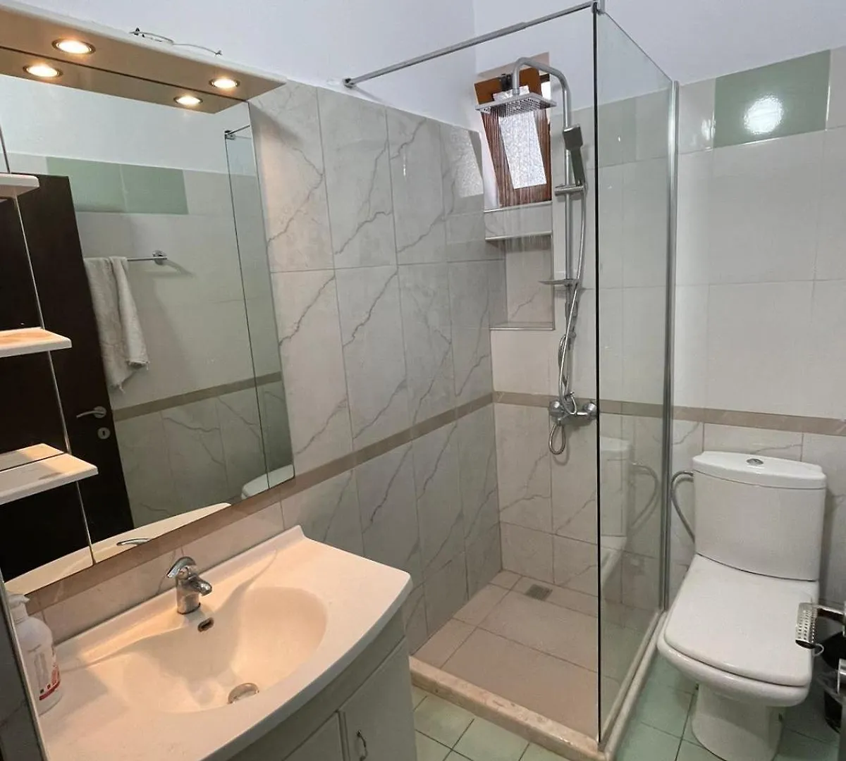 Anel'S Guesthouse Berat 0*,