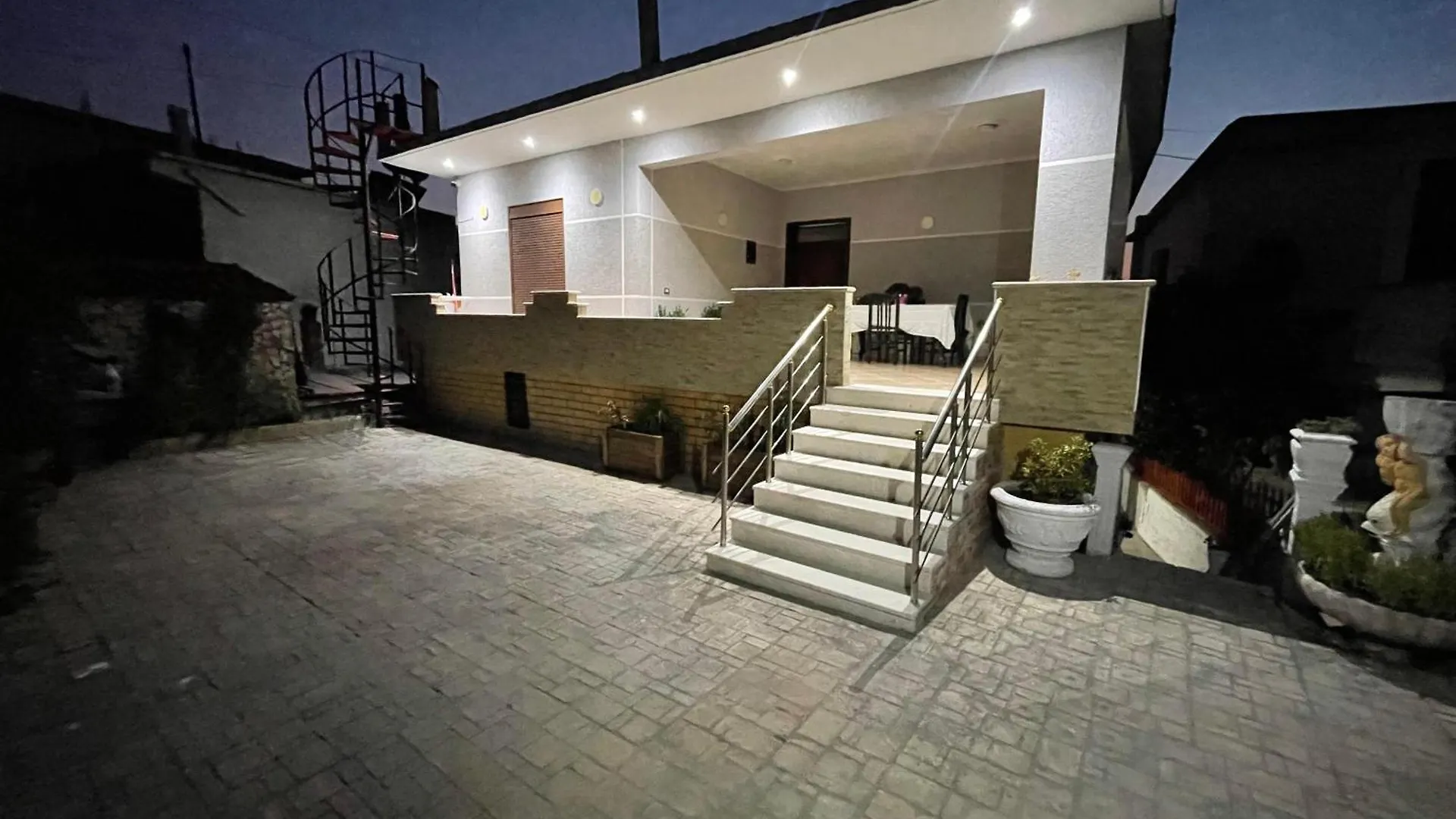 Lejlighed Anel'S Guesthouse Berat