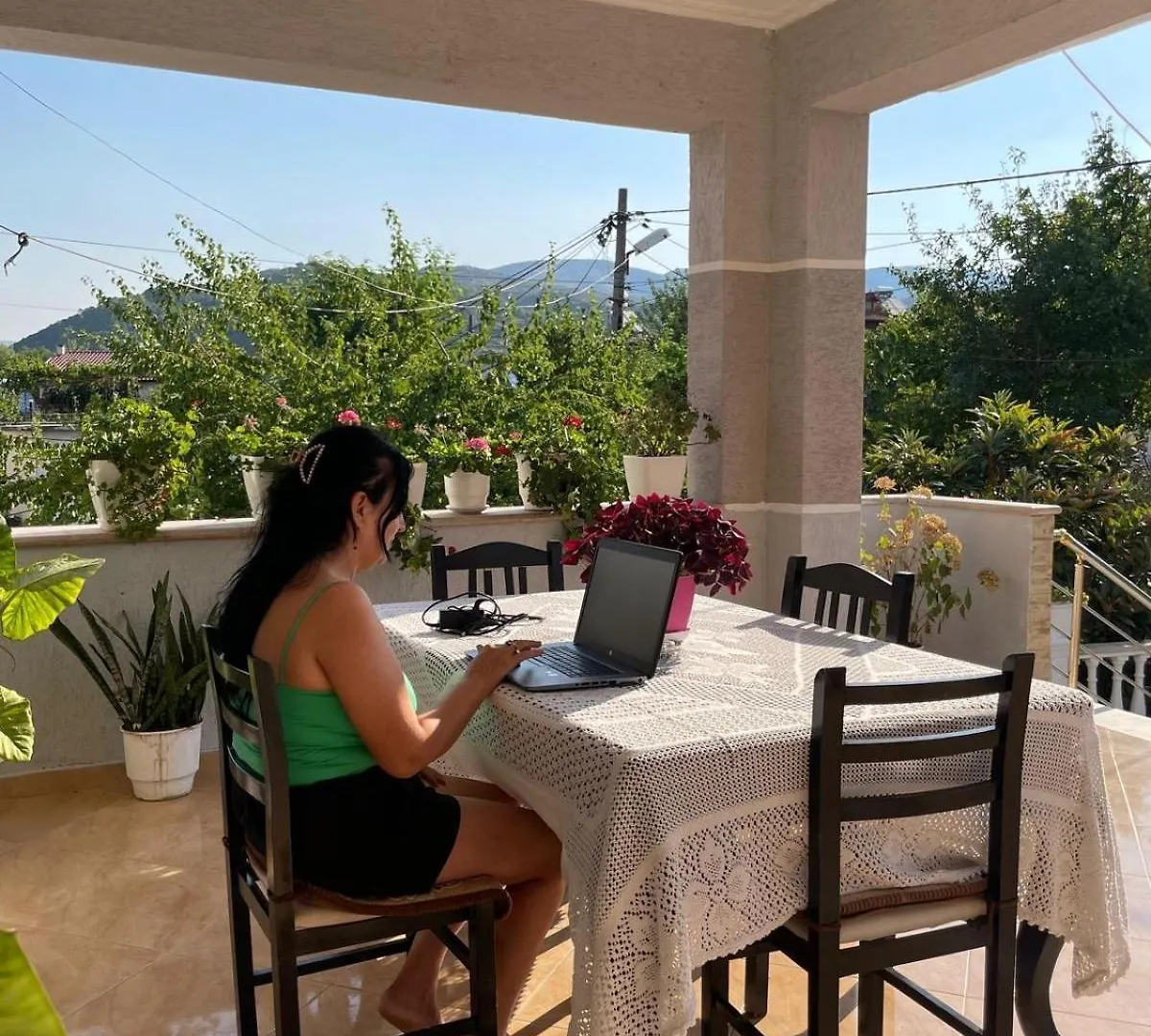 Anel'S Guesthouse Berat Lejlighed